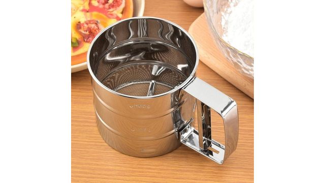 SYGA Baking Stainless Steel Shaker Sieve Cup Manual Flour Sifter