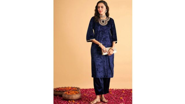 Shae by SASSAFRAS Navy Blue Thread Work Velvet Straight Kurta