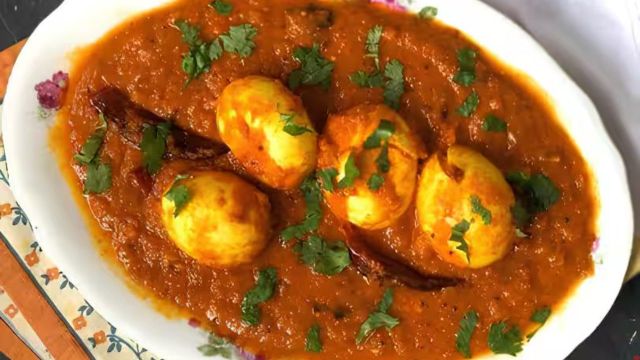 Tandoori Roti and Egg Curry