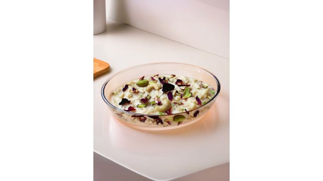 The Better Home Brown Oval Borosilicate Glass Baking Tray 2.4 Ltr