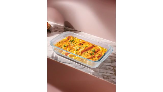 The Better Home Zeno Transparent Rectangular Shaped Borosilicate Glass Baking Tray 1.6 ltr