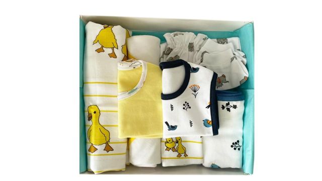TinyLane Newborn Essentials Gift Set (13‑Piece, Bamboo + Cotton)
