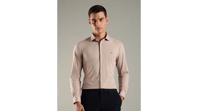 Tommy Hilfiger Men Slim Fit Solid Spread Collar Formal Shirt
