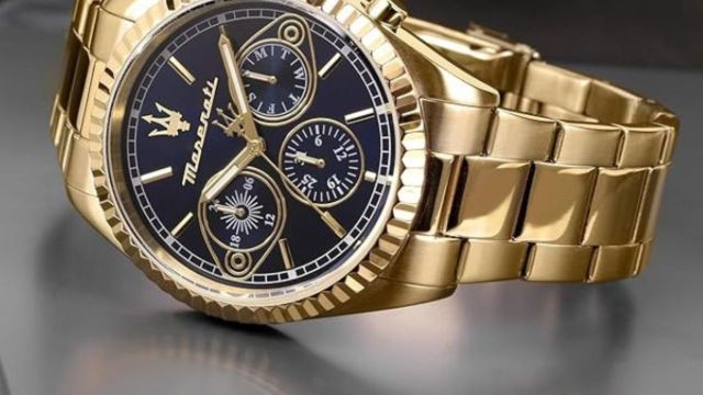 Top Premium Metallic Watches for Men to consider