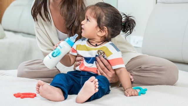 Top feeding bottles for everyday ease