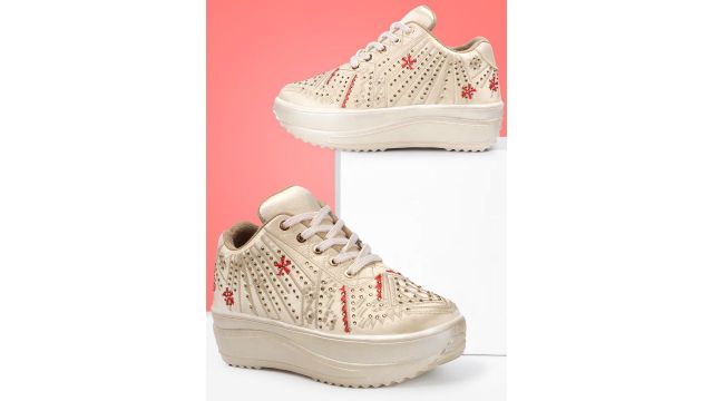 Vendoz Women Embellished Lightweight Sneakers