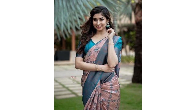 Yashika Women Kanjivaram Silk Weaving Banarasi Saree