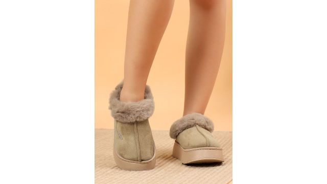 CASSIEY Women Round Toe Winter Faux Fur Snow Boot
