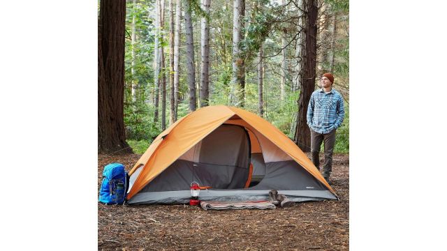 AmazonBasics 4 Person Polyester Dome Water Resistant Tent