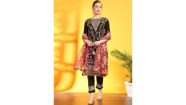 Chhabra 555 Floral Embroidered Thread Work Kurta Trousers & Dupatta