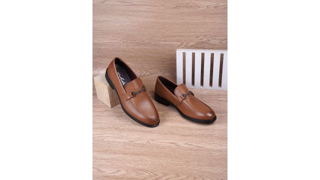 DAVINCHI Men Textured Round Toe Leather Formal Loafers