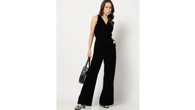GAP Women Sleeveless V-Neck Velvet Jumpsuit