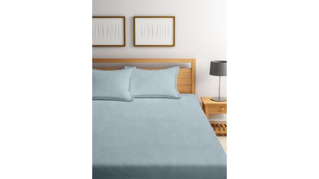 KLOTTHE Blue Geometric Self Design 400 TC Double King Quilted Bed Cover & 2 Pillow covers