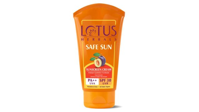 Lotus Herbals Safe Sun PA++ SPF 30 Sun Block Cream