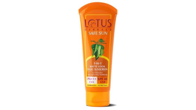 Lotus Herbals Sun Safe 3-in-1 Matte-Look SPF 40