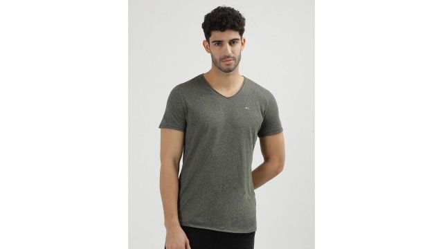 Tommy Hilfiger Men Henley Neck Pockets Slim Fit T-shirt