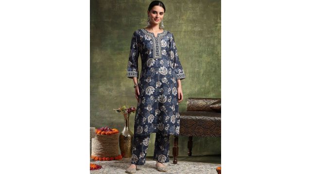 Nayam By Lakshita Floral Printed Notch Neck Thread Work Pashmina Woollen Kurta