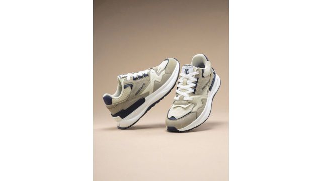 Red Tape Men Colourblocked Sneakers