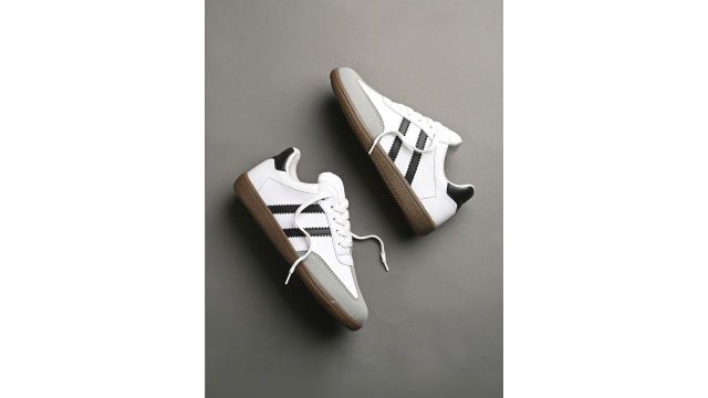 Roadster The Lifestyle Co Women Round Toe Lace-Ups Sneakers