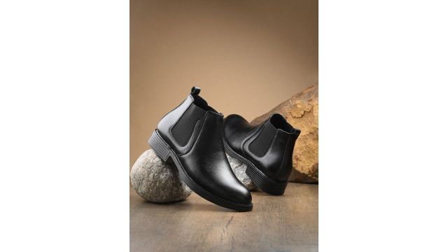 Roadster The Lifestyle Co. Men Black Mid Top Chelsea Boots