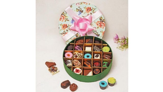 VELVET FINE CHOCOLATES Premium Gift Hamper