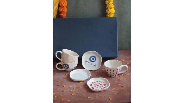 WEAVING HOMES White & Red 6 Pieces Printed Ceramic Gift Set