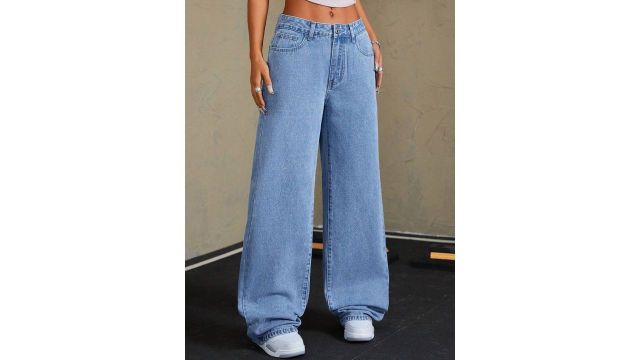 Aadvi Fashion Women Comfort Mid-Rise Slash Knee Stretchable Jeans