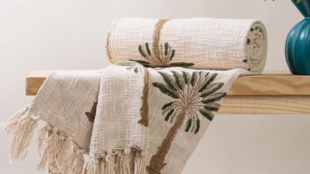 Best sofa throw blankets to have for your couch