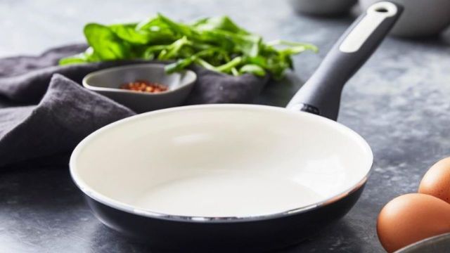 Ceramic frying pans on Amazon with healthy, non-toxic surfaces