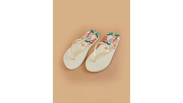 Ginger by Lifestyle Floral Printed Cushioned Footbed Thong Flip-Flops
