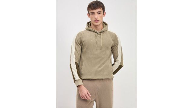 Iconic Men Colourblocked Hooded Sweatshirt