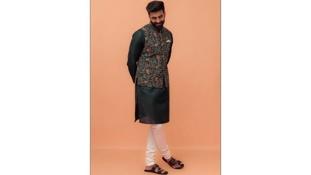KISAH Men Regular Pure Cotton Kurta with Churidar