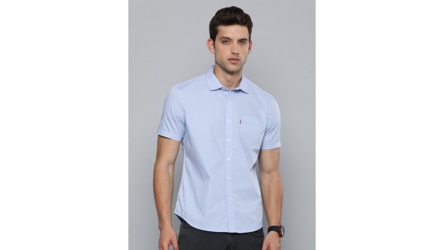 LevisPure Cotton Solid Slim Fit Opaque Casual Shirt