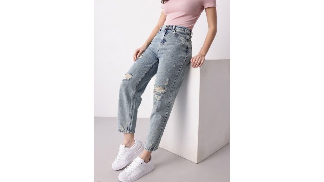 Mast & HarbourWomen Mom Fit High-Rise Mildly Distressed Jeans