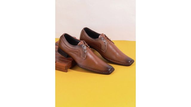 Mochi Men Tan Brown Solid Leather Formal Derbys