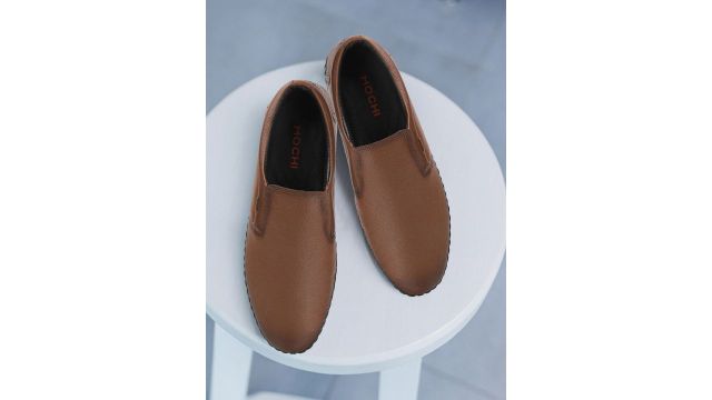 Mochi Men Textured Leather Slip-On Sneakers