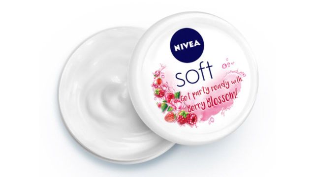 Nivea Soft Light Berry Blossom Moisturiser