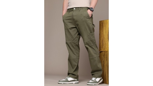 RoadsterThe Lifestyle Co. Men Relaxed Loose Fit Cargos Trousers