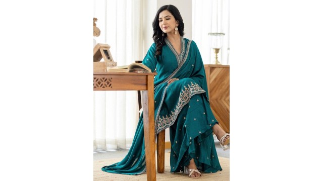 SANISAWomen Ethnic Motifs Embroidered Kurta with Sharara & Dupatta