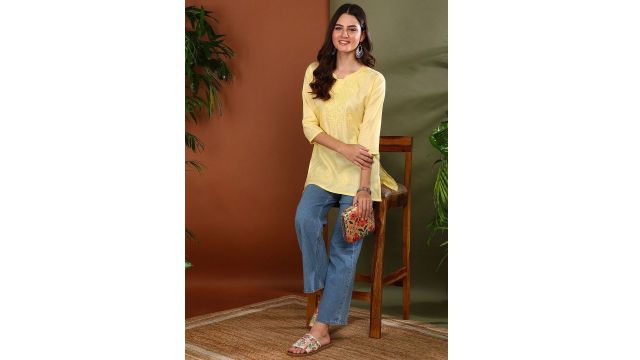 TOP N THREAD Chikankari kurti