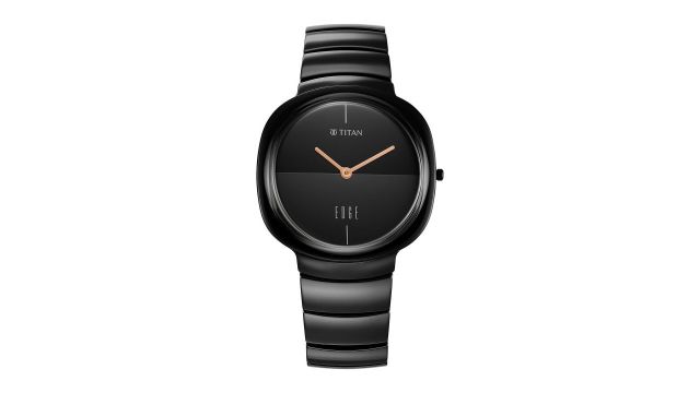 Titan Edge Squircle Quartz Analog With Black Dial Unisex Watch