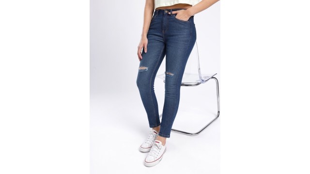 glitchezWomen Skinny Fit Mildly Distressed Stretchable Jeans