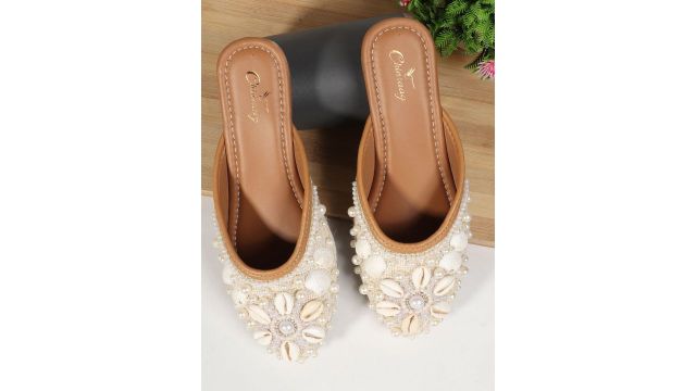 CHINRAAG Women Ethnic Embellished Mules Flats