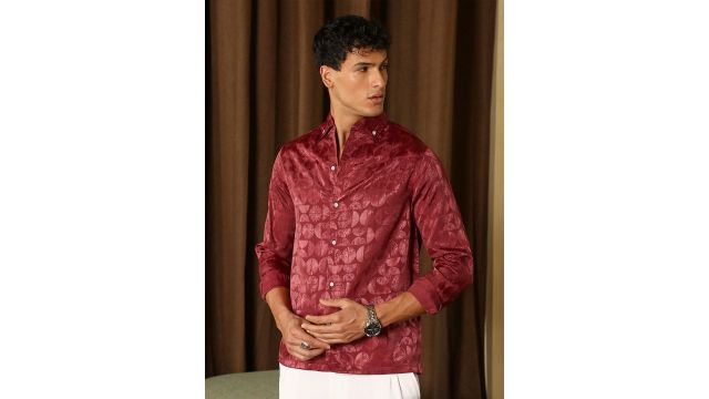 Campus Sutra Geometric Printed Comfort Satin Casual Shirt (Red)​