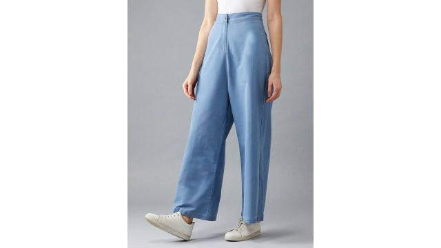 DOLCE CRUDO Women Blue Light Weight Loose Fit Denim Solid Culottes