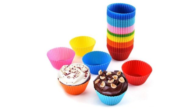 DeoDap 8-Pcs Green & Blue Silicone Cupcake Mould