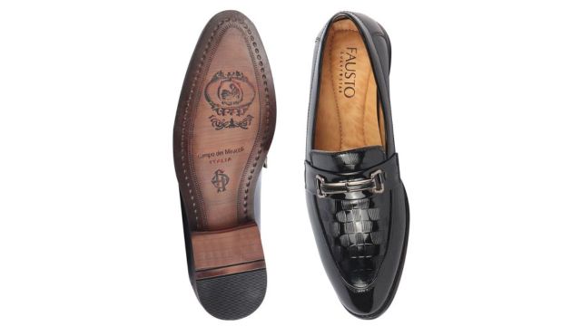 Men Black Textured PU Loafers