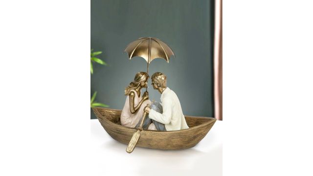 Romantic Couple Copper Polyresin Matte Showpiece