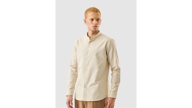 Snitch Men Beige Solid Slim Fit Casual Shirt