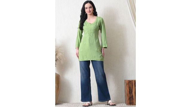 Syrish Ethnic Motifs Embroidered V-Neck Chikankari Chikankari Kurti